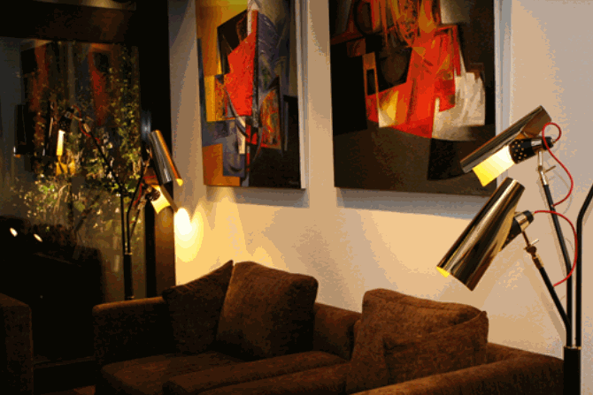 Get a luxury living room design with vintage floor lamps 1
