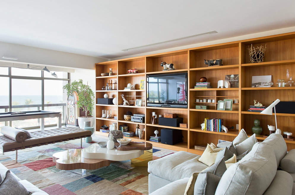 Copacabana Apartment with Mid-Century Living Room (2)