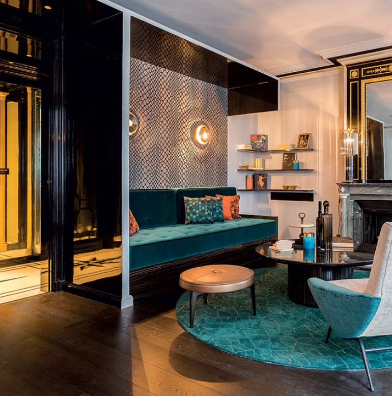 Luxury Living Room In The Heart Of Paris