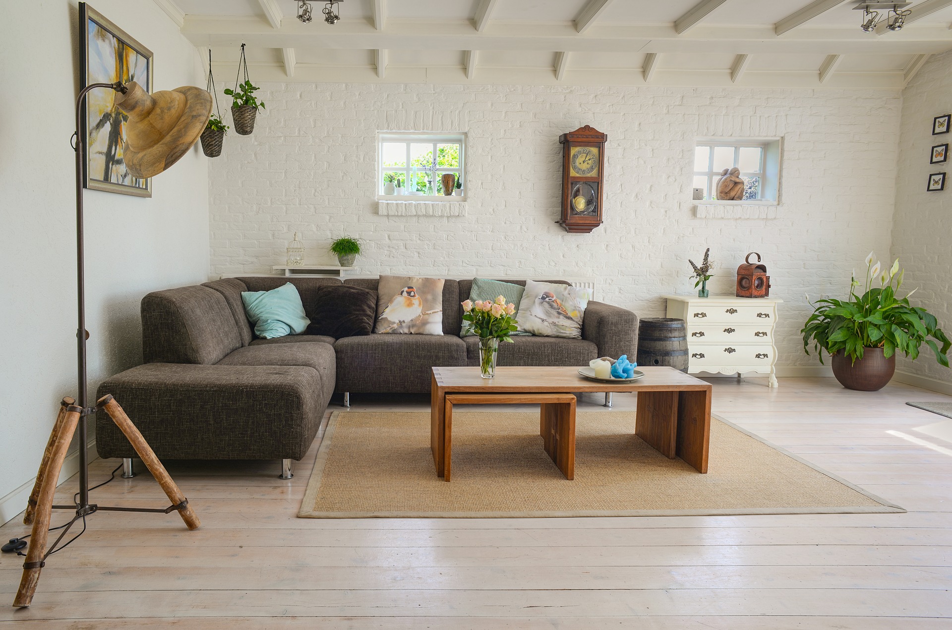 10 Awesome Tips on How to Build a Mid-Century Living Room