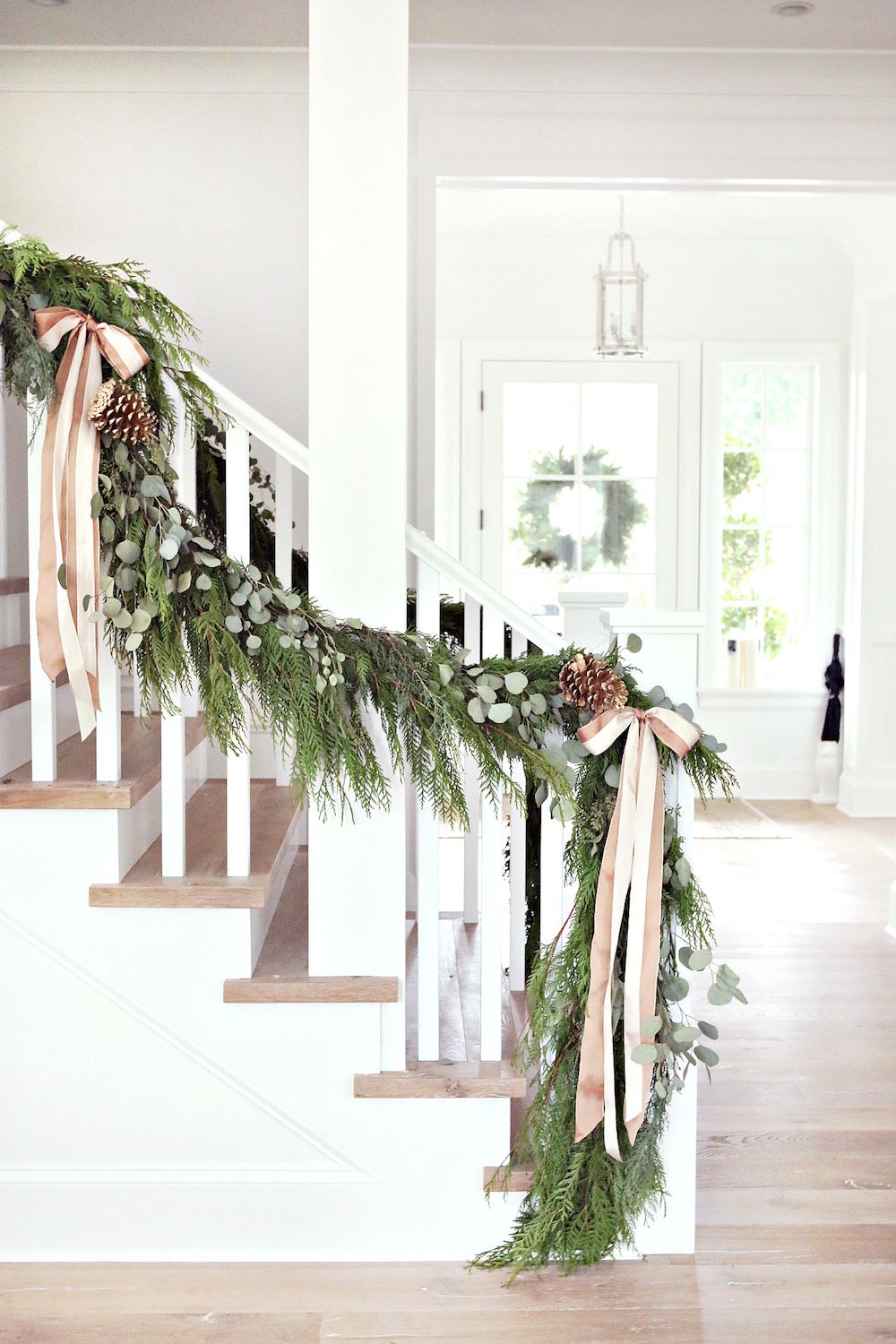The Living Room Accessories That'll Change Your Christmas Decor Game_2