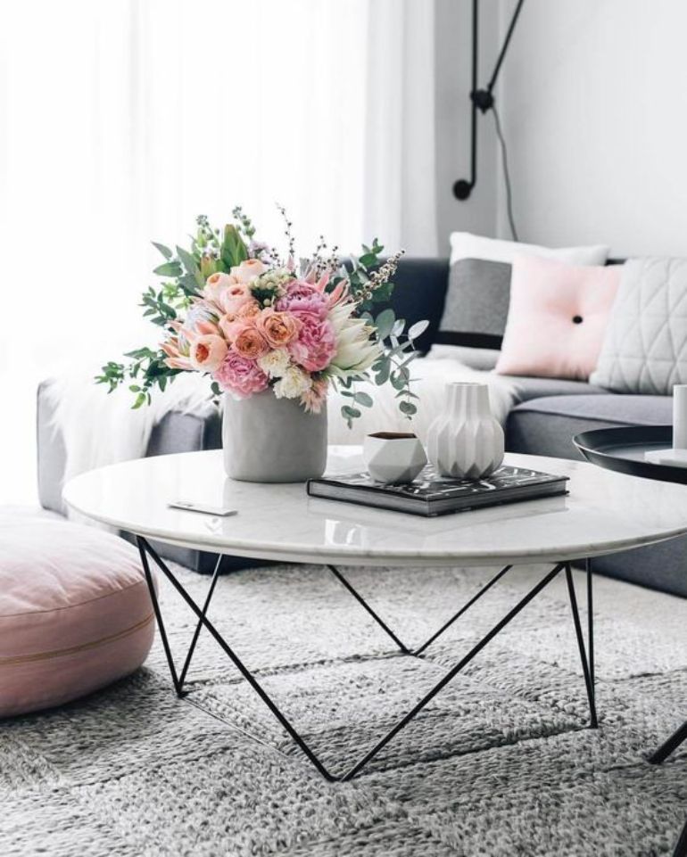 Our Favorite Geometric Accessories For Your Living Room Decor